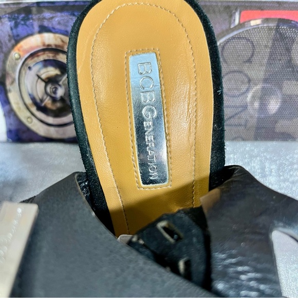 BCBGeneration Black Peep Toe Laser Cut Suede Chunky Heels Women's Size 8M/38 - Picture 5 of 9